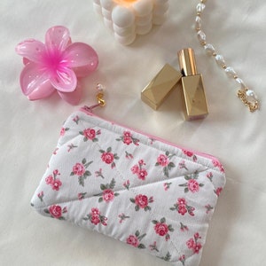 Porte-monnaie mignon, porte-monnaie floral, pochette zippée, cadeaux pour elle, cadeaux de Noël, coton matelassé à motif floral mignon