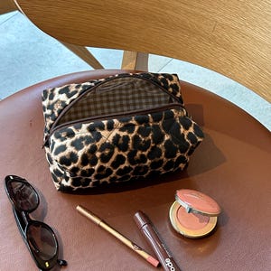 Sac de maquillage Leopard- Sac de maquillage mignon- Sac cosmétique esthétique- Sac cosmétique rose- Giftforher- Organisateur cosmétique-