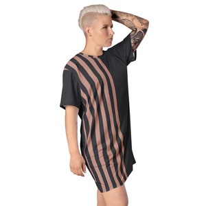 Chic Partially Striped T-Shirt Dress – Effortless Style for Every Occasion