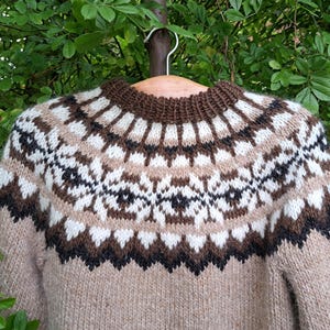 Unisex sweater Icelandic style, wool sweater made of Icelandic wool, Nordic sweater, handmade