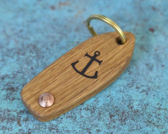 Maritime keychain oak. Handcrafted in France. Gift idea for sailors and boat lovers. Boat anchor maritime wood brass