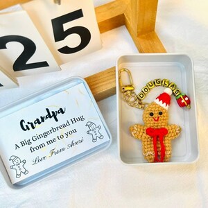 Personalisierte häkeln Lebkuchen Mann Gold Schlüsselbund |Weihnachten Opa Oma Papa Onkel Bruder Beste Freunde |Customized Schlüsselanhänger Charm|Name