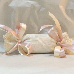 Sardinian crafts Favor - Small doily in Sardinian fabric
