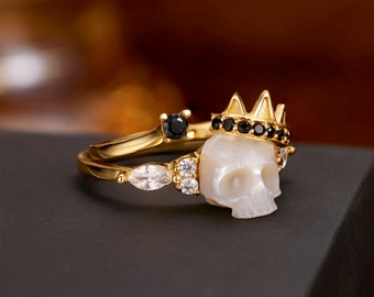 Unique Skull Ring with Crooked Crown,Engraved pearl,Sterling Silver,Gothic style,Engagement Rings,Handmade Jewelry,Anniversary Gift for Her