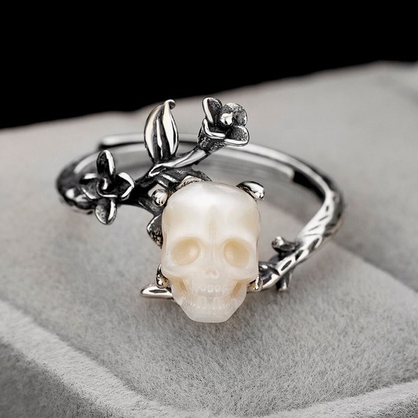 Goth Nature inspired ring,sterling silver pearl carved skull, minimalist jewelry,Halloween jewelry,goth ring,branch ring,twig ring,goth ring