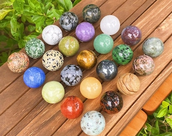 25mm Crystal Sphere, Gemstone Ball,Healing Crystal, Crystal Healing Divination ball， White Quartz/ Labradorite Crystal Sphere Gifts