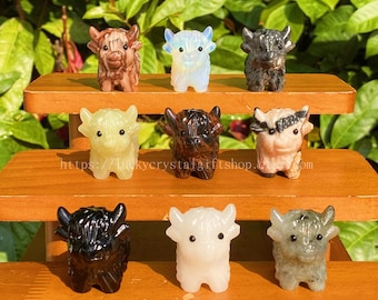 クォーツクリスタルハイランド牛の置物：天然石彫刻、癒しの装飾