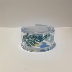 Trinket box with lid