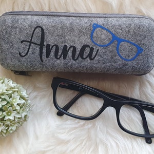 Personalized glasses case with zipper