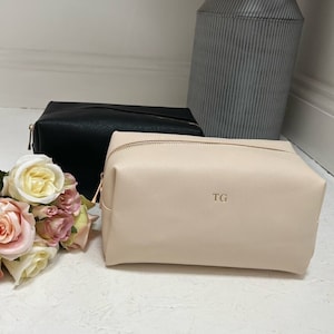 Personalised Washbag For Her Gift For Her Gift For Him Make Up Bag Wedding Gift Honeymoon Hen Do Gift For Birthday Gift For Mum Gift For Dad
