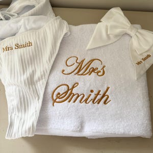 Personalised Wedding Towel - Bride To Be, Mrs Towel - Custom Bridal Gift, Engagement Gift, Bachelorette Towel, Honeymoon Towel, Hen Do Towel