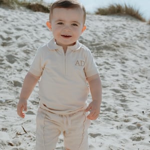 Personligt kort set för pojkar, broderad initialoutfit, anpassade babykläder för pojkar, sommarset för småbarn