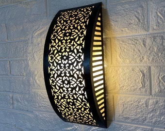 Traditional wall sconce, Moroccan Brass Wall Light with Intricate Floral Design, Handmade Wall Lamp