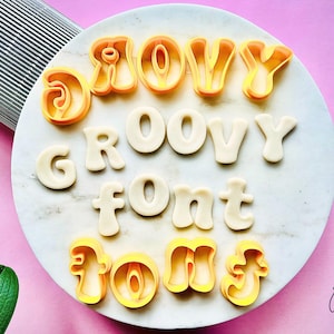 Cortador de galletas con fuente estilo Groovy, letras retro para tarta de boda, sello de arcilla con temática vintage, alfabeto de cumpleaños hippie para fiesta hipster, glaseado