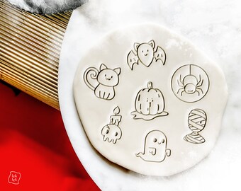 Lindo juego de cortadores de galletas de Halloween: gato brujo, cortador de galletas de murciélago, araña con telaraña, sello de galleta de calabaza, calavera con vela, momia, lindo fantasma