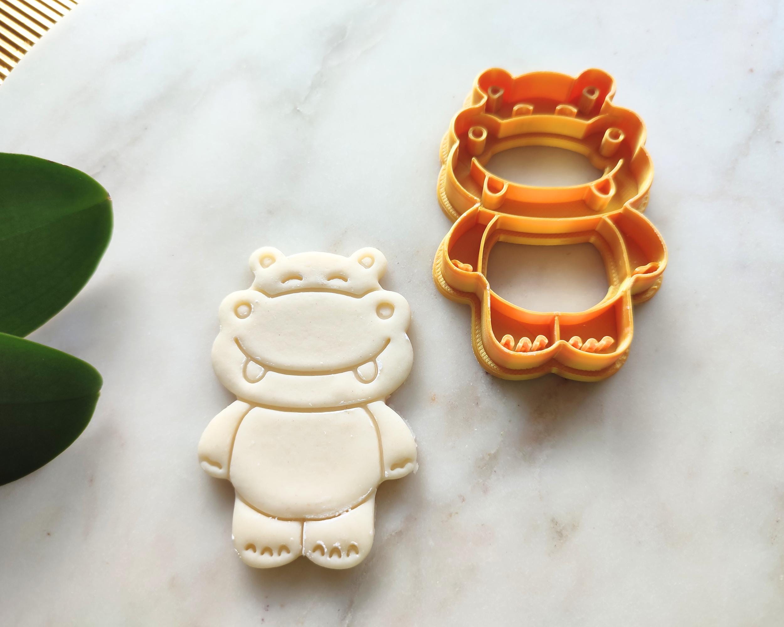 カバのクッキーカッター、かわいいサファリ動物の型、ベビーシャワー、ジャングルパーティー、子供のお菓子作りの楽しみ、赤ちゃんカバ、フォンダンツール、動物園テーマの装飾  - Etsy 日本 ブラックベアクッキーカッター – 4インチ – 素朴なキャビン、キャンプ、ベビー ... 象 クッキーカッター 3.5インチ ビスケット クッキーカッター フォンダン型 ベビーシャワー 誕生日パーティー用