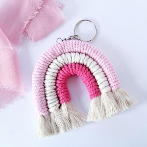 Arcobaleno Macramè, portachiavi fatto a mano, bomboniera per nascita, battesimo, comunione e cresima, compleanni, feste, baby shower