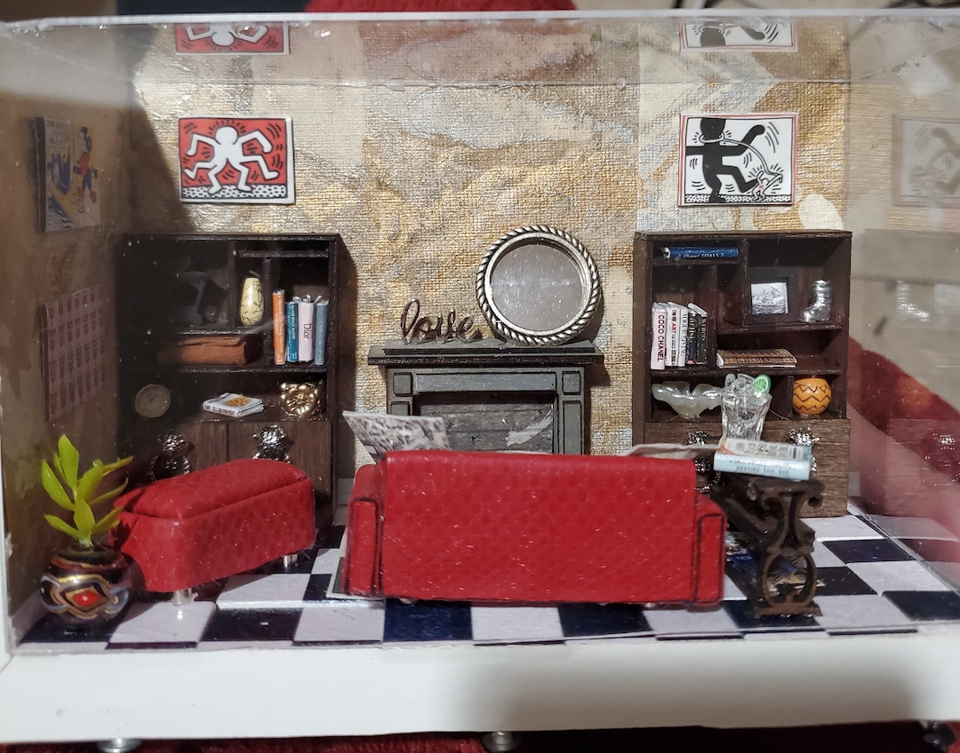 Key Rack Miniature Room Box: 