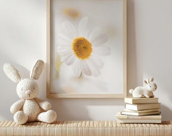Impresión minimalista de margaritas macro – Arte mural botánico (descarga digital)
