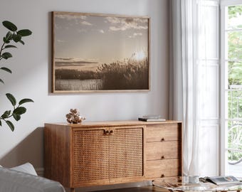 Impresión de Atardecer en Cañas Doradas – Paisaje Minimalista Sepia (Descarga Digital)