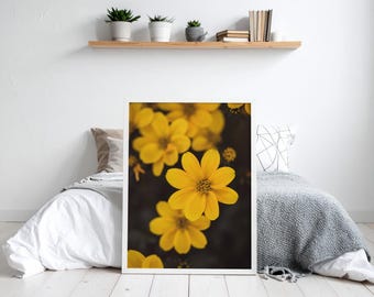 Dúo de flores silvestres doradas: Arte mural floral amarillo macro, descarga digital, decoración imprimible