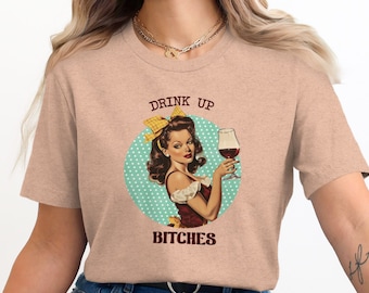 Camiseta vintage de chica pin-up con vino: camiseta gráfica retro con bebida