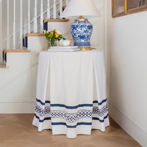 Round Table Skirt With Contrast Band,Pleated White Table Skirt With Blue Trim,Two Tone Tableskirt,Linen Tableskirt,Living Room Decor,Gift