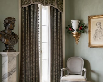 Cortina y cenefa de damasco francés con bloques de color, totalmente opaca, con caja para cenefa.