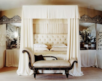White cotton and linen, handmade, different sizes, partition curtains, bed canopies, bedroom decoration, household items.