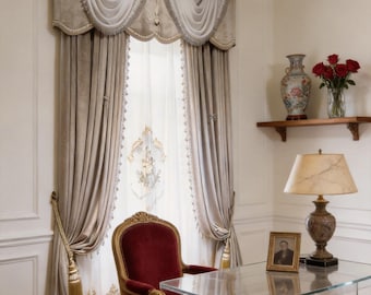 Cortina de chenilla con borlas, cortina de voile bordada, cenefa y caja, alzapaños con borlas