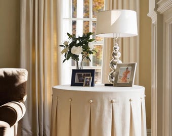 Falda de mesa plisada con botones y borlas personalizadas