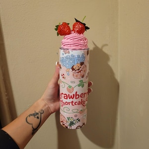 Strawberry shortcake tumbler