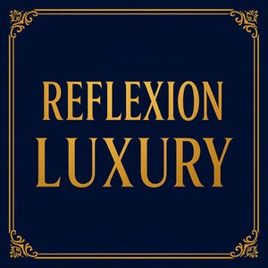 Puede incluir: Un fondo azul marino con texto dorado que dice "REFLEXION LUXURY". El texto est&aacute; en una fuente serif. La imagen tiene un borde dorado con elementos decorativos en las esquinas.