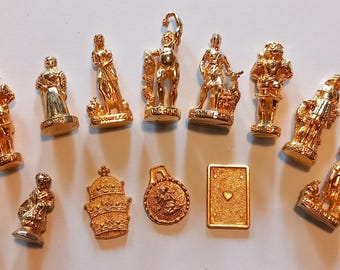 Gold metal 13 miniature ornaments Figures Feves collectors