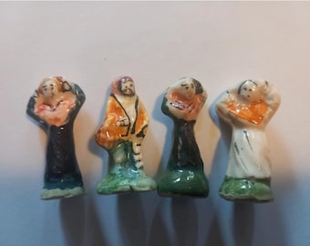 Village People 4 santons feves Porzellan Miniaturen