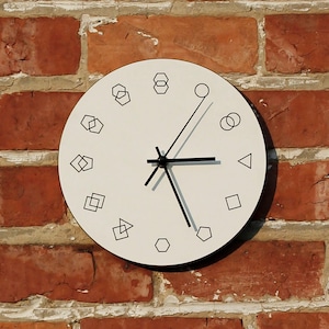 Amovi Clock Horloge au design moderne en contreplaqué de bouleau HPL de haute qualité et mécanisme silencieux image 1