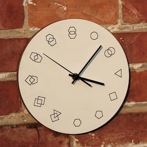 Amovi Clock Horloge au design moderne en contreplaqué de bouleau HPL de haute qualité et mécanisme silencieux image 2