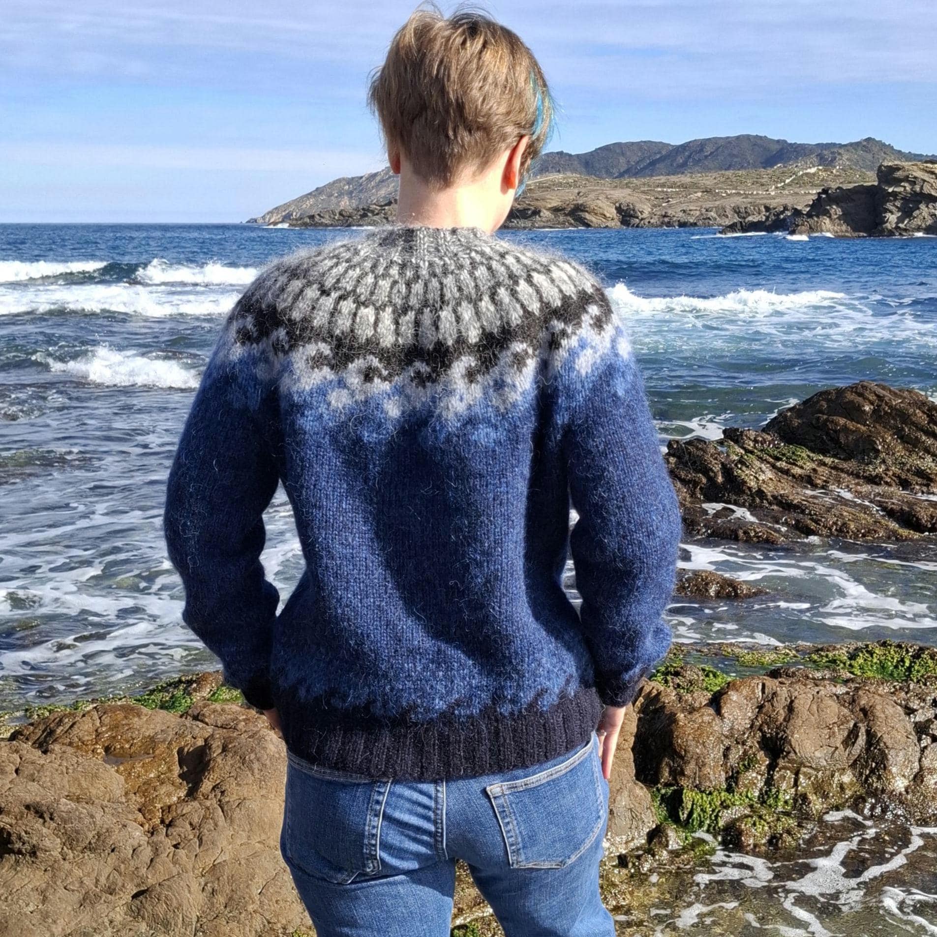 Lopapeysa Icelandic Sweater, Waves and Basalt Pattern, Handmade in