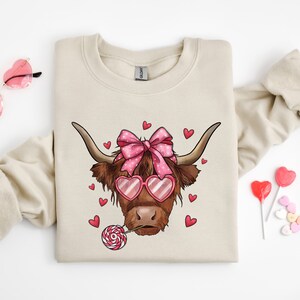 Highland Sweetheart Cow, Valentine&#39;s Day Cow shirt, Moo Cow shirt, Valentine Hoodie, Cow Mom, Cow Lover Sweatshirt,Cute Valentine Day Outfit
