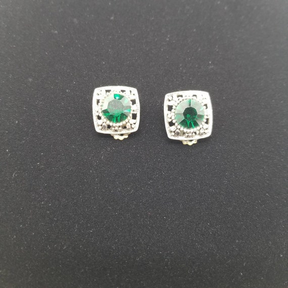 Vintage Emerald Style Stone Clip On Earrings - image 3