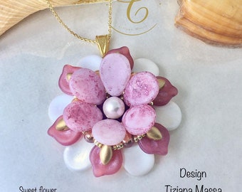 DIY - PDF tutorial to make the Sweet flower pendant, of my own design.