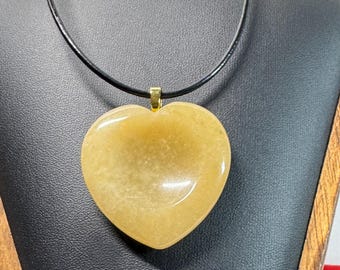 yellow jade stone heart shaped pendant necklace, clavicle, choker