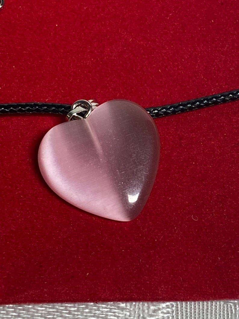 Pink crystal heart pendant, necklace, Cat's eye crystal / y2k grunge necklace/ love necklace image 3