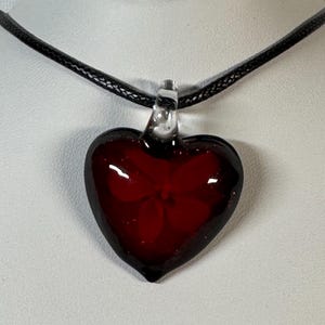 Murano inspiriert, rotes Herz Blume Glasanhänger, Schlüsselbein, Halskette