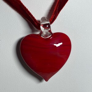 Op Murano geïnspireerde, rode hartvormige glazen hanger, choker, wikkel, ketting