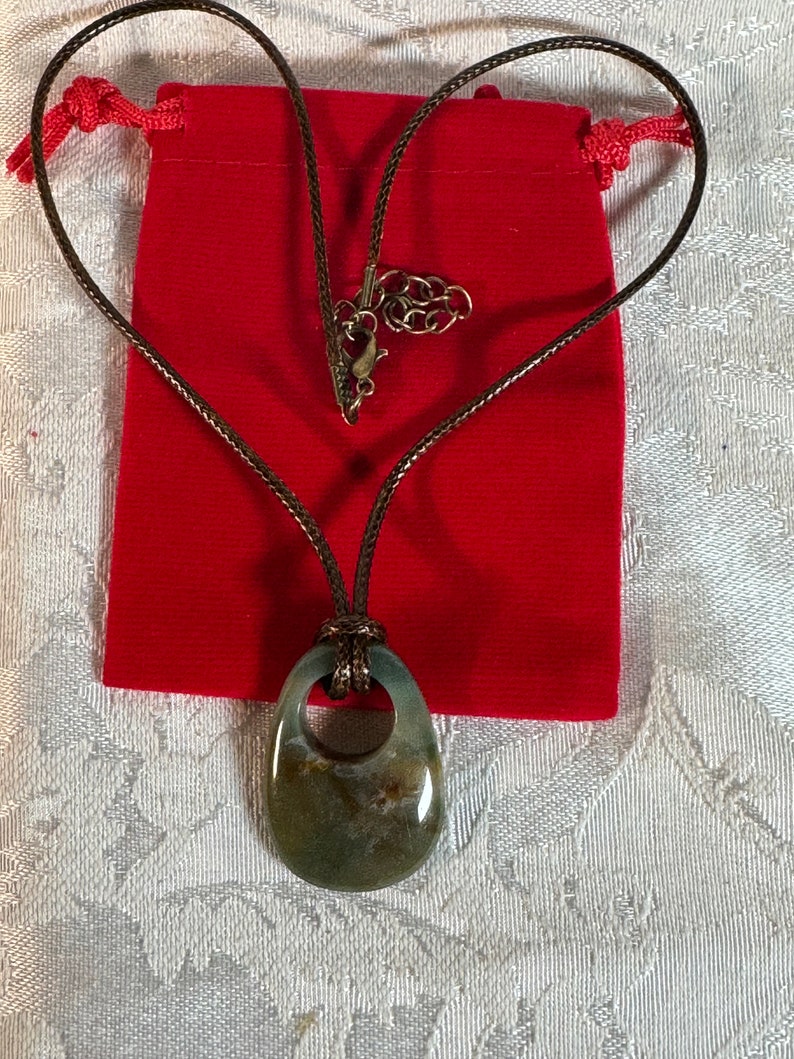 Moss agate oval shaped pendant necklace, clavicle image 4