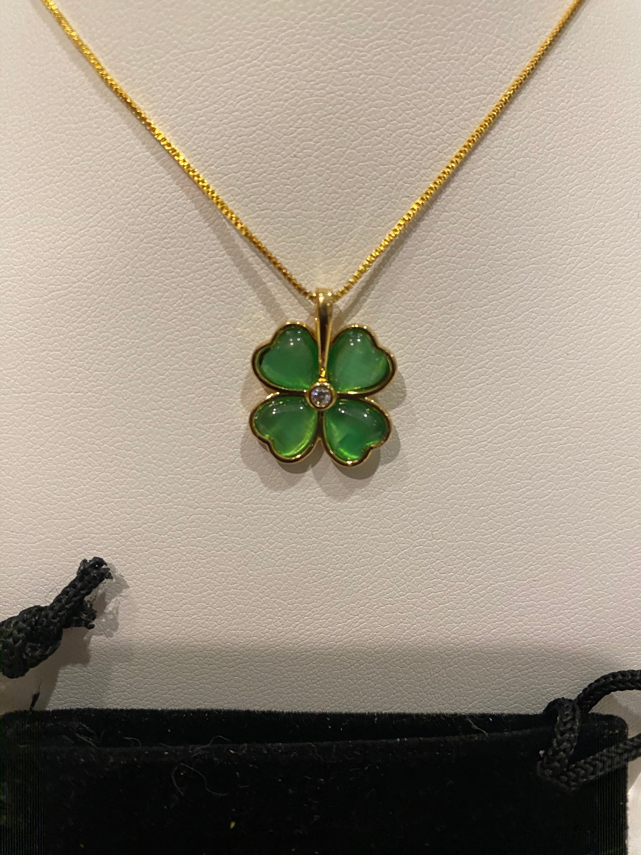 Pendentif Trèfle à Quatre Feuilles Vert Cristal Avec Chaîne - Symbole De Chance Irlandaise