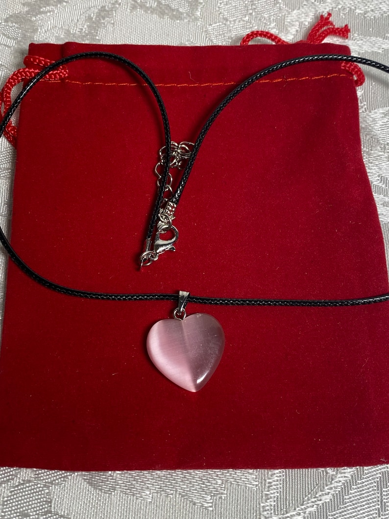 Pink crystal heart pendant, necklace, Cat's eye crystal / y2k grunge necklace/ love necklace image 2