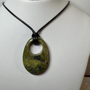 Unakite oval shaped pendant necklace, clavicle image 4