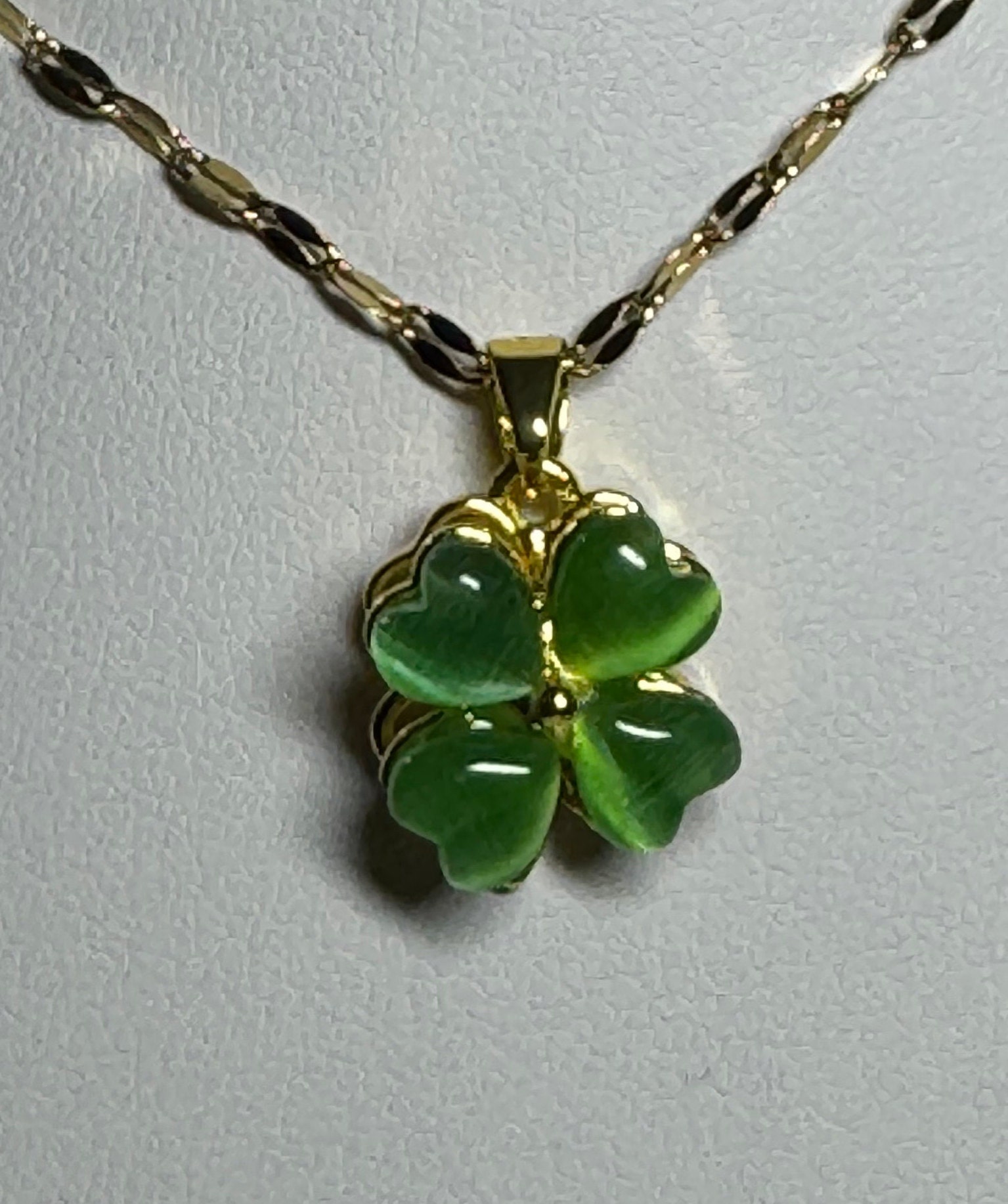 Collier Pendentif Rotatif Porte-bonheur – Argenté – Zircon Cubique – 18 Pouces – NEUF